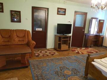 Фото номера Полулюкс с балконом Гостевой дом Pensiunea Lelila Inn г. Сигишоара 5