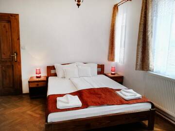 Фото номера Double Room with Attic Bathroom Гостевой дом Pensiunea Casa Sighisoreana г. Сигишоара 3