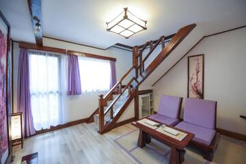 Фото номера Двухуровневый люкс Purple Гостевой дом Casa Lily г. Сигишоара 2