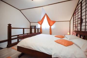 Фото номера Двухуровневый люкс Orange Гостевой дом Casa Lily г. Сигишоара 9