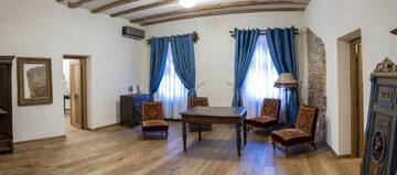 Фото номера Апартаменты Апарт-отели The Throne г. Сигишоара 5