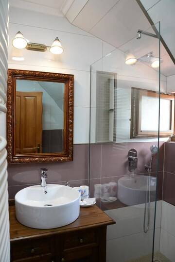 Фото номера Двухместный номер с 1 кроватью Гостевой дом Carolina House г. Сигишоара 5