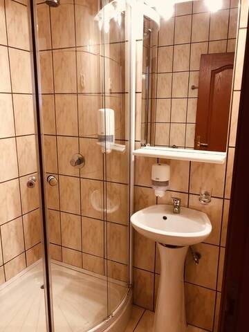 Фото номера Двухместный номер с 1 кроватью или 2 отдельными кроватями Отель Hotel Poenita г. Сигишоара 8