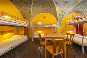 Фото номера Кровать в общем 8-местном номере для мужчин и женщин Хостелы Burg Hostel Sighisoara г. Сигишоара 6