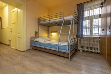 Фото номера Кровать в общем номере для женщин с 4 кроватями Хостелы Burg Hostel Sighisoara г. Сигишоара 2