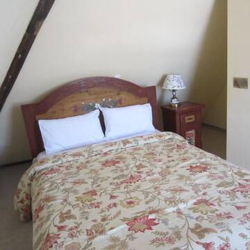 Фото номера Double Room with Painting Lessons in the Citadel Гостевой дом Pensiune Citadela Sighisoara г. Сигишоара 4