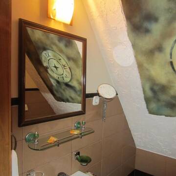 Фото номера Трехместный номер Гостевой дом Pensiune Citadela Sighisoara г. Сигишоара 7