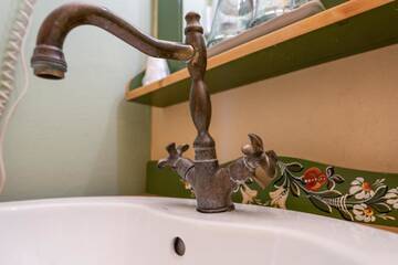 Фото номера Двухместный номер с 2 отдельными кроватями Гостевой дом Casa Saseasca г. Сигишоара 3